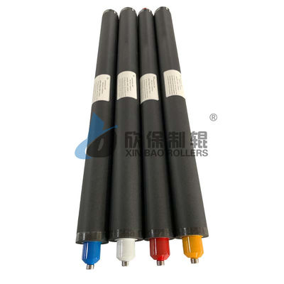 छपाई के लिए चिकनी सतह और मजबूत पहनने के प्रतिरोध के साथ रबर रोलर