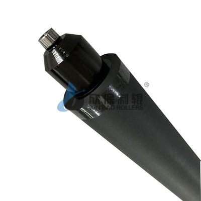 फ्लेक्सोग्राफिक प्रिंटिंग मशीनों के रबर रोलर्स पहनने के प्रतिरोधी, एंटी-स्टेटिक और मजबूत कठोरता वाले होते हैं।